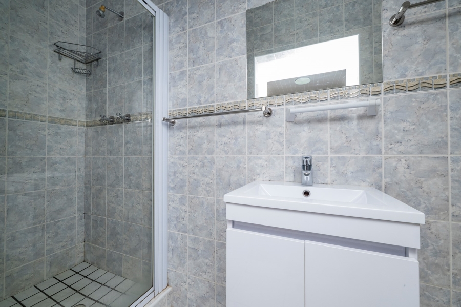 2 Bedroom Property for Sale in Vierlanden Western Cape